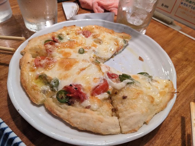 こんなにうまいピザ食ったの久しぶりすぎるな 