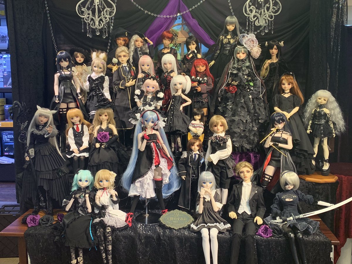 nightmare0220's tweet photo. 札幌SHOW ROOMに行きました。今日の撮影会にたくさんオーナーさんが来まして、びっくりしました‼️撮影コーナーはいつも素敵です！(*^▽^*)今回のテーマが大好きです❤️❤️❤️
#volks #スーパードルフィー https://t.co/Y56FrohHKz