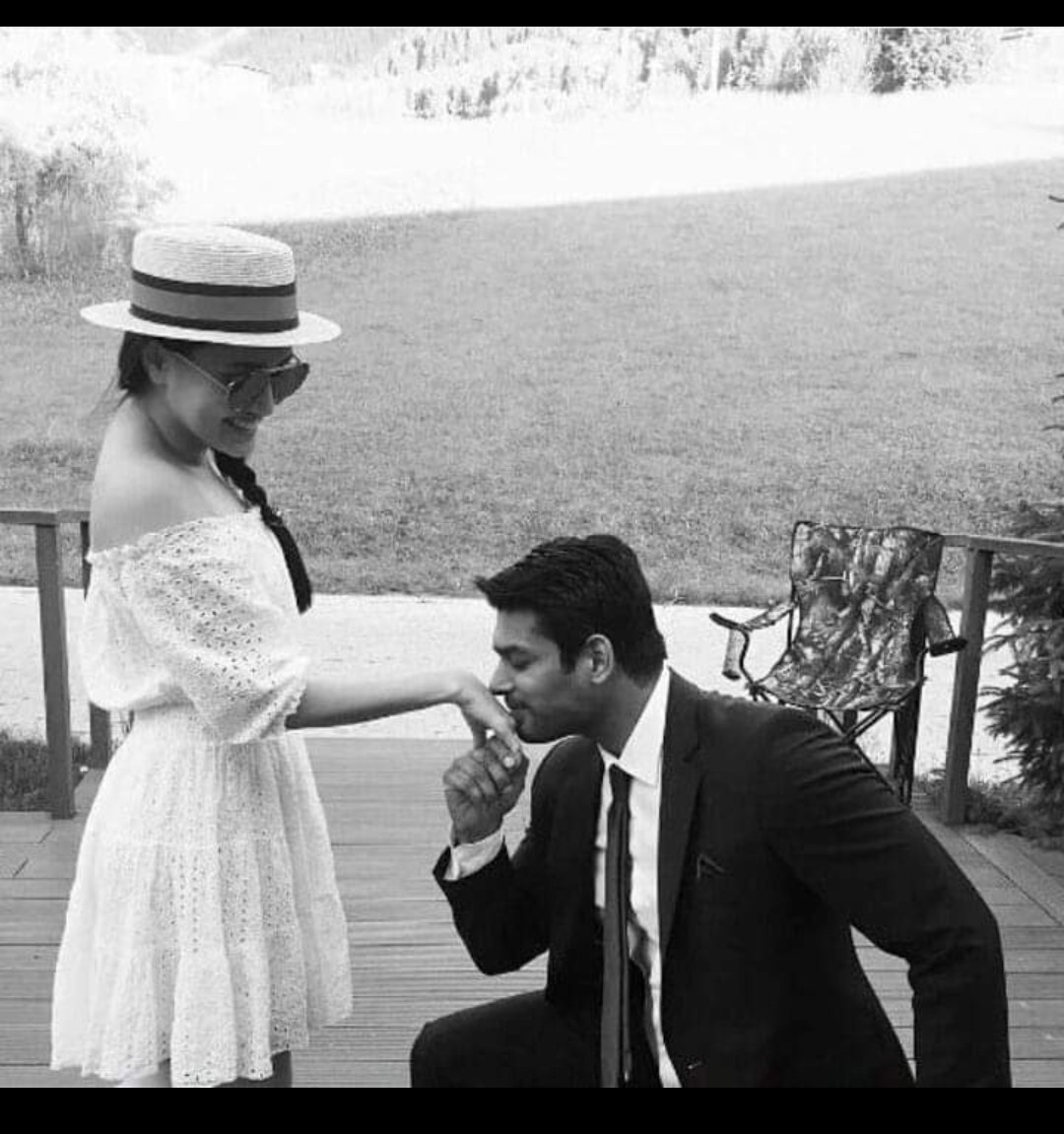 mirelaandrei10's tweet photo. #SidharthShukla 
#Theonlyone
#missyousomuch 
#loveyouforever ❤️ #alwaysinmyheart
@shivandi @ElyElena28 https://t.co/SnUHJw23vV