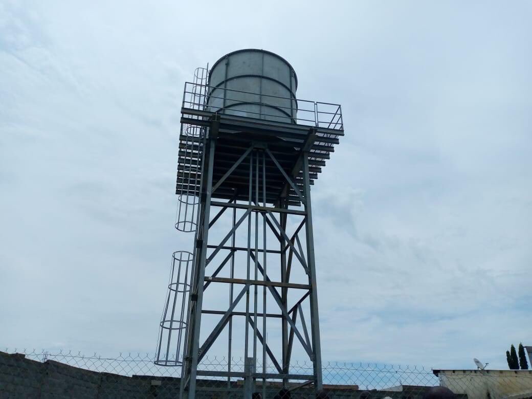 OfficelOswald's tweet photo. Dans l'objectif d’améliorer la desserte en eau en milieu carcéral, ce vendredi 24 mars, j'ai procédé à la réception et à la mise en service du château d'eau de la prison centrale, et des Travaux menés par la société Drillmex internationale.
#PAT #MERH #OSM https://t.co/OtNRUEbyNh