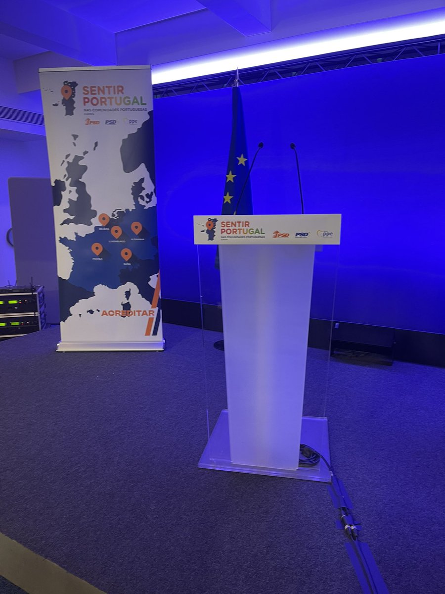PSDPARIS's tweet photo. @LMontenegroPSD com as comunidades em #Paris . #sentirPortugal nas comunidades Portuguesas #acreditar @ppdpsd @CarlosG66928705 @PauloMarques93 https://t.co/8lOW7sz36u
