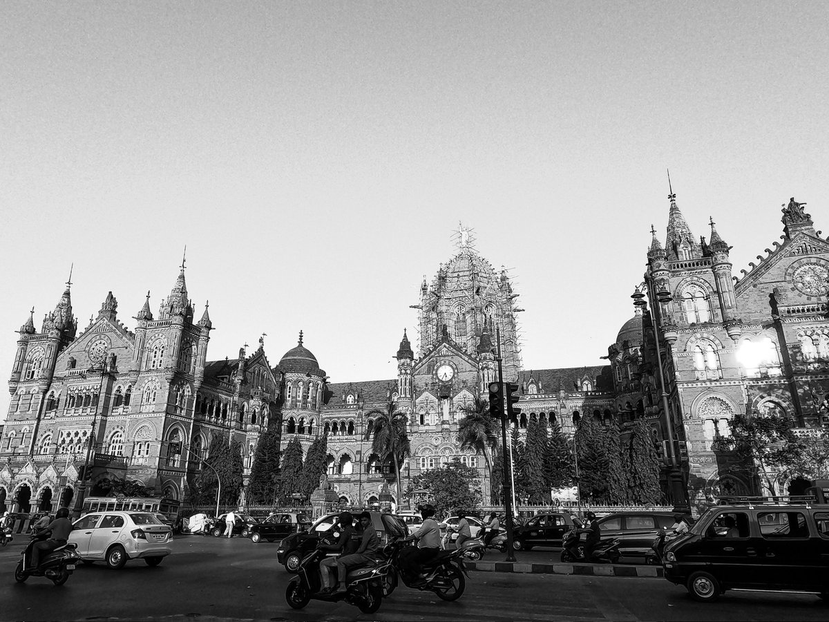 chetanthk_'s tweet photo. Ai dil hai mushkil jina yahaan
Jara hatake jara bachake ye hai Mumbai meri jaan
#mumbaikars #mumbaidiaries #gopro9 #lensofchange #blackandwithephotography #bhayankarआल_c #GoPro https://t.co/1slZvtqk2N
