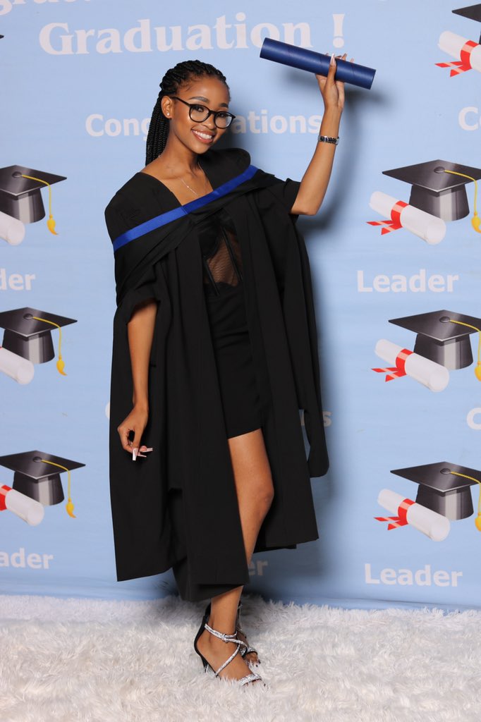 Tumi_Roch tweet picture