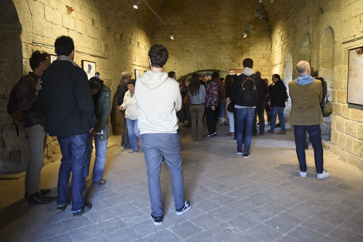 Ahir es va inaugurar l' exposició bisbalenca del Festival Mirades de fotografia al Castell Palau de la Bisbal d'Empordà. 
Hi serà fins Sant Jordi. 
<a href="/FestivalMirades/">Festival Mirades Empordà</a> 
<a href="/labisbalemporda/">La Bisbal d'Empordà</a>