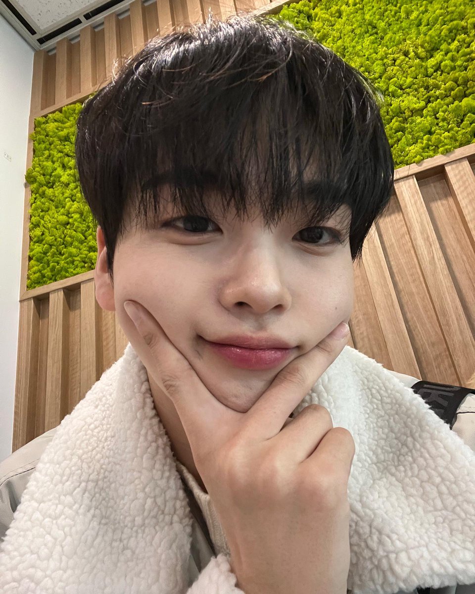 HYEONGJUN. tweet media