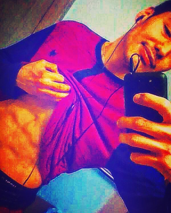 RodHanson15's tweet image. #WardrobeMalfunction #BREAKINGnews #TIDDIES #twitterAfterDark #Booty #EskimoKisses #trend i'll bet u 1 dollar that I can get u to read this