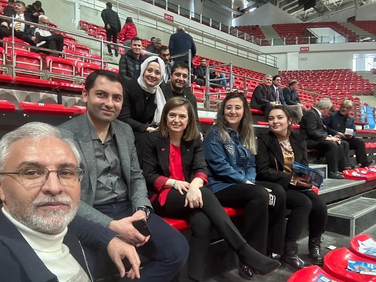 Karatay Spor ve Kongre Merkezi’nde 28.Dönem Milletvekilliği için temayül yoklamamızı gerçekleştirdik. Destek olan ve ziyaret eden herkese sonsuz teşekkürlerimi sunarım. Temayül yoklamasının Konya’mız ve ülkemiz için hayırlı olmasını dilerim. <a href="/akparti_konya/">Akparti Konya İl Bşk</a>