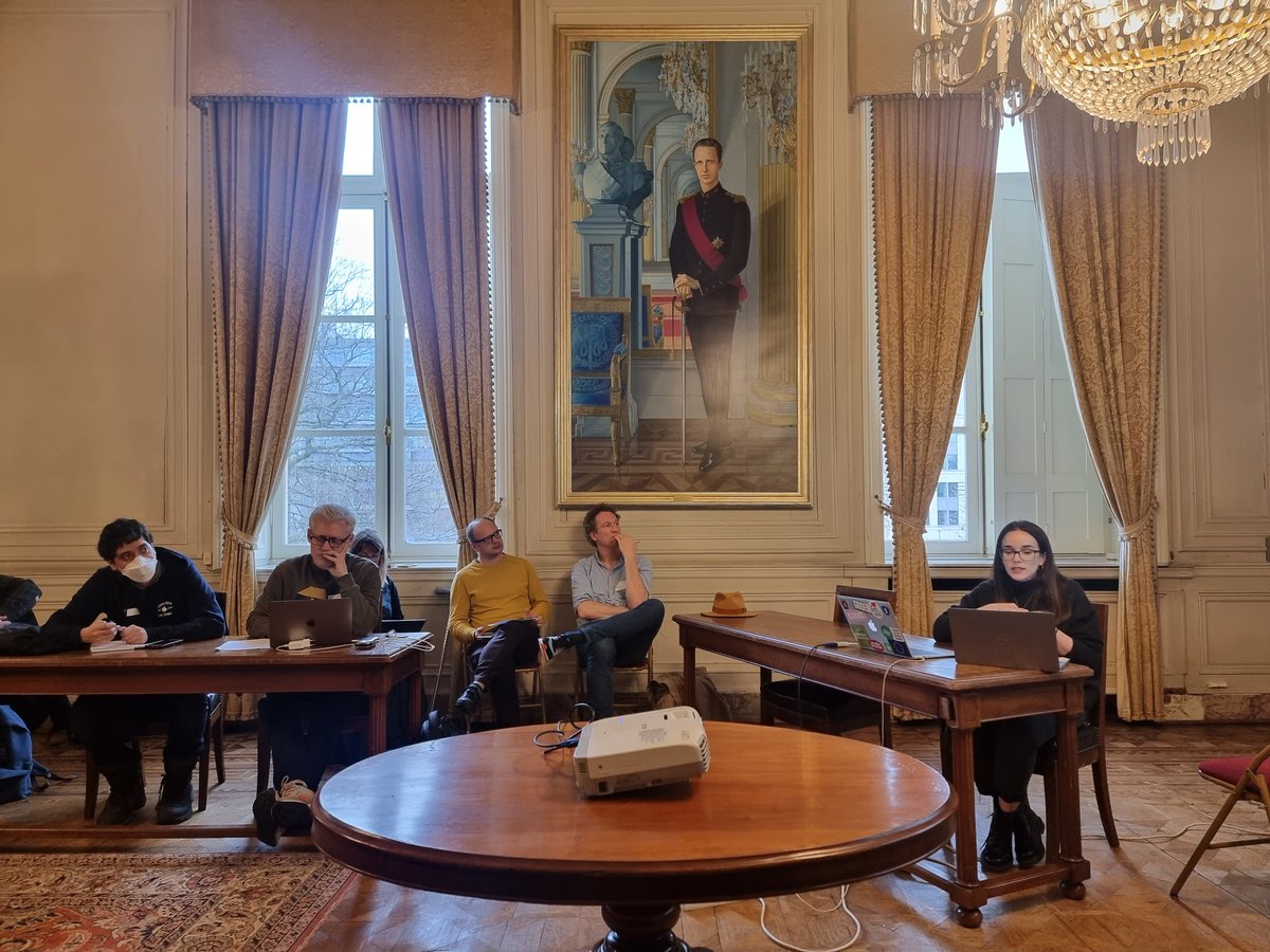 populismPSA's tweet photo. We had great presentations on Critical Fantasy Studies by @cjimenavg, @ClaudiaMohor, Joshua Hurtado and @bolandeira, who discussed the strategies for doing research in psychoanalysis and politics. #DTWF2 https://t.co/HZOdwoEOyW