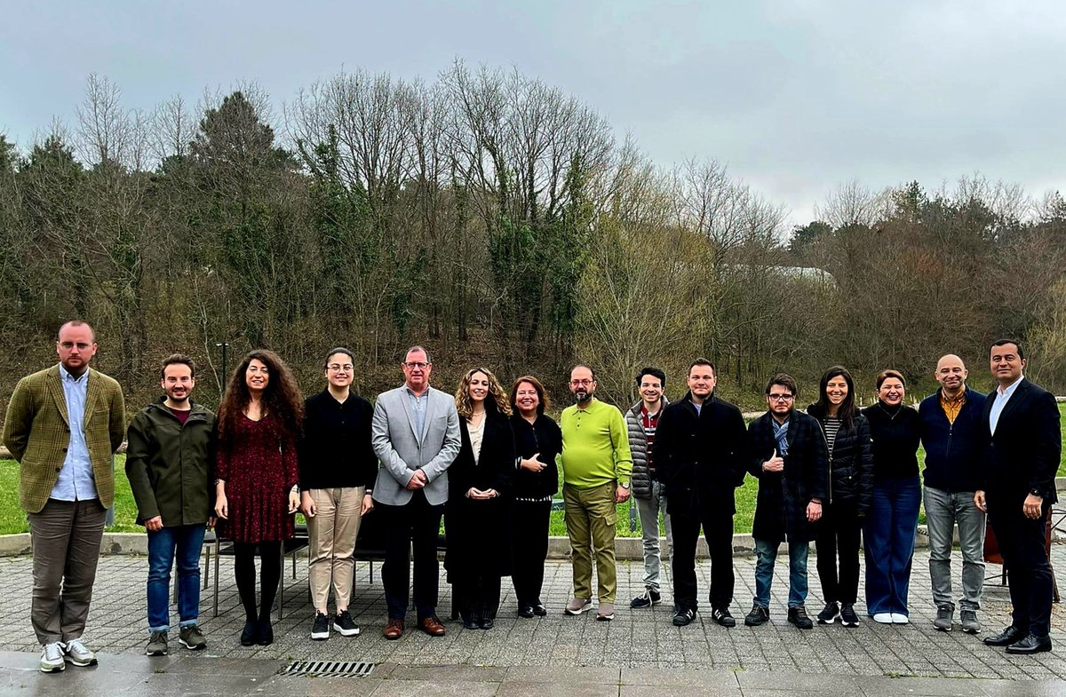 cigdemustun's tweet photo. Bu haftasonu @EdamOrg ve Konrad-Adenauer-Stiftung Türkiye 'nin beraber düzenlediği #PLEP 3. modülünde teknoloji, toplum ve iletişim konuşuldu.. Tüm konuşmacılara çok teşekkürler.. Çok şey öğrendik.. 💫📚💻 https://t.co/djYyNmgT2s