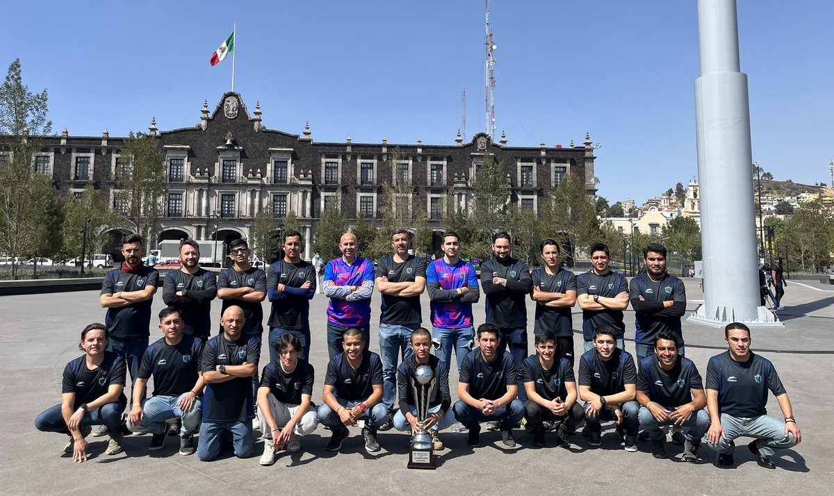 PepeNader's tweet photo. Una de las cosas positivas que nos deja el deporte es la identidad y el orgullo por nuestra tierra…
Gracias a #TolucaFC y el #EdoMéx que nos ha permitido coincidir para ser parte de #LagartosFC desde hace 28 años…
🐊⚽️💙🖤 https://t.co/MJc67J3gV9