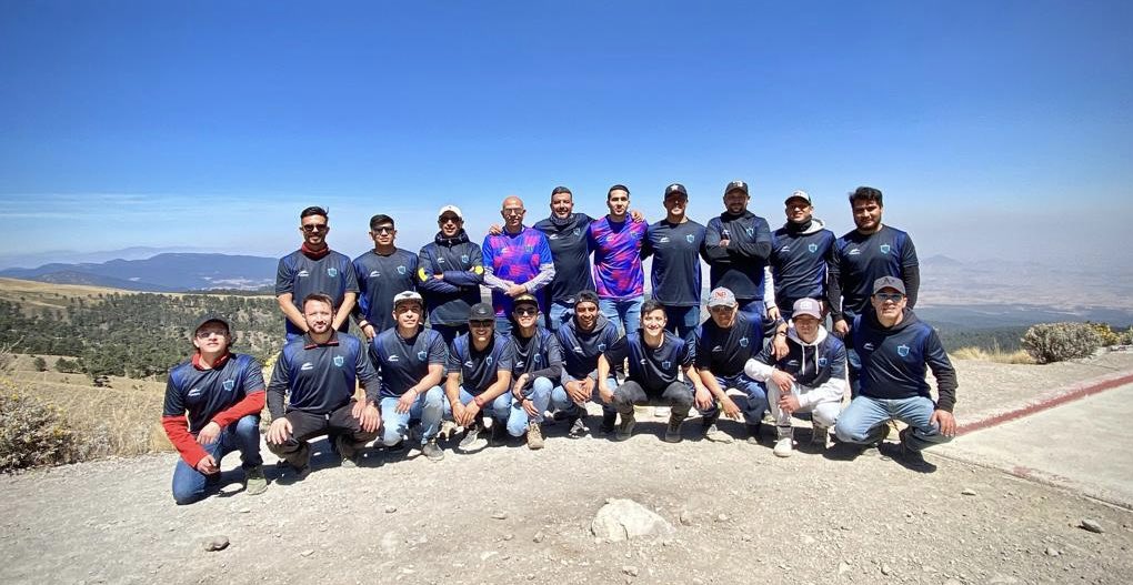 PepeNader's tweet photo. Una de las cosas positivas que nos deja el deporte es la identidad y el orgullo por nuestra tierra…
Gracias a #TolucaFC y el #EdoMéx que nos ha permitido coincidir para ser parte de #LagartosFC desde hace 28 años…
🐊⚽️💙🖤 https://t.co/MJc67J3gV9