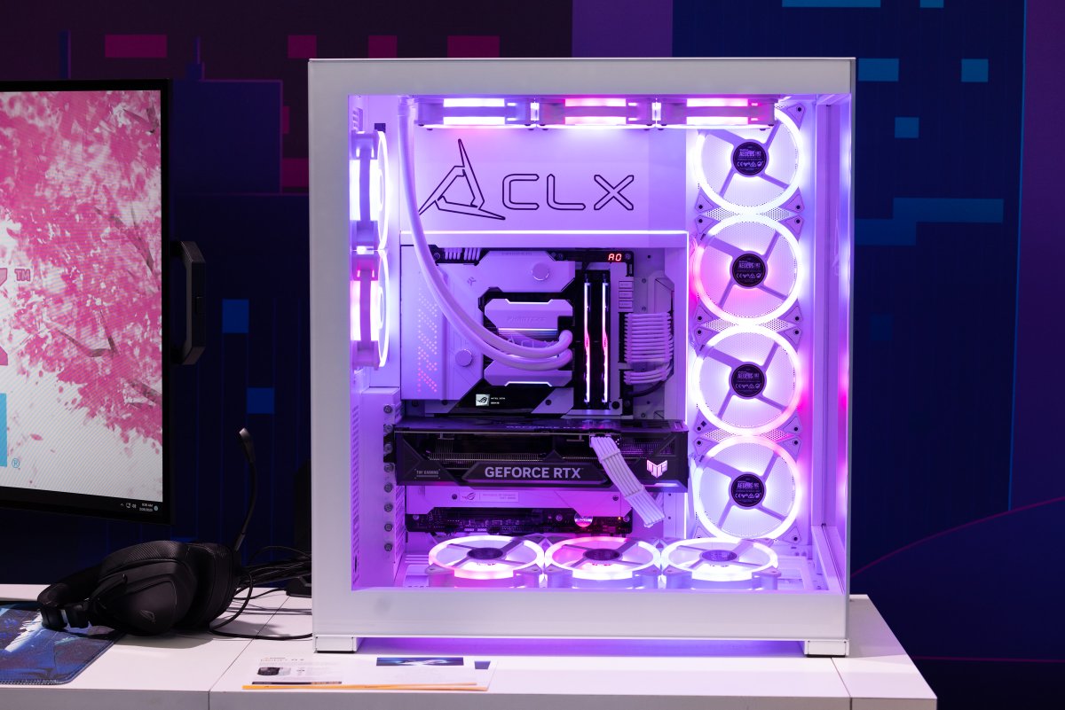 IntelGaming's tweet photo. Grab a peak at the @CLXGaming Hathor, Ra, and Scarab #13thGen PCs before #PAXEast is over! #IntelatPAX
Enter for a chance to win a Set PC:
π https://t.co/dr6Ch3FHdb https://t.co/ij47GM60s3