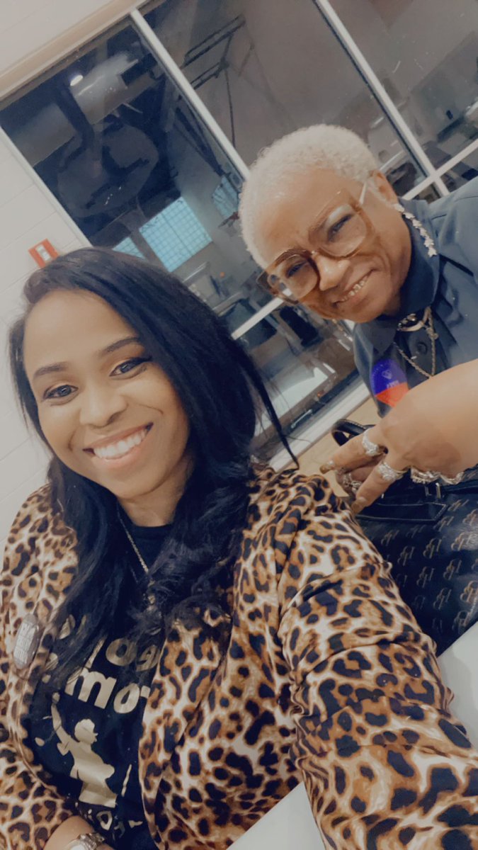 Brekapeoples's tweet photo. We had an awesome time at the Discussion on Violence event. After listening to the panelists it motivated me to continue to work in my community. Our Free Anthony Mandigo Movement / Women Lead The Way Movement Move is next so stay tuned.💜 https://t.co/9HBG3IXAF7