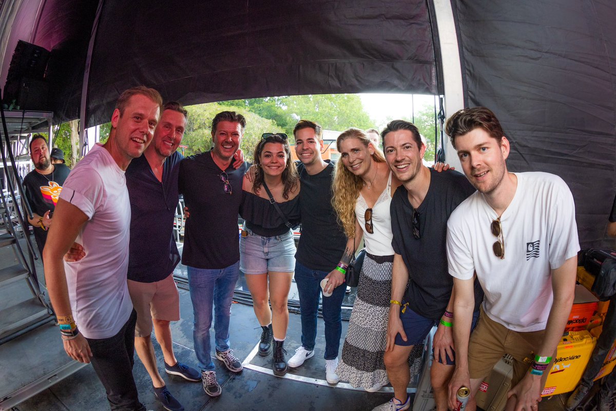 MaykelArmada's tweet image. @ultra day 2 ✅ The energy during the mainstage set of @arminvanbuuren was unreal! 🙌🏻 Love the vibe every year! #ultramusicfestival #ultramiami #MiamiMusicWeek