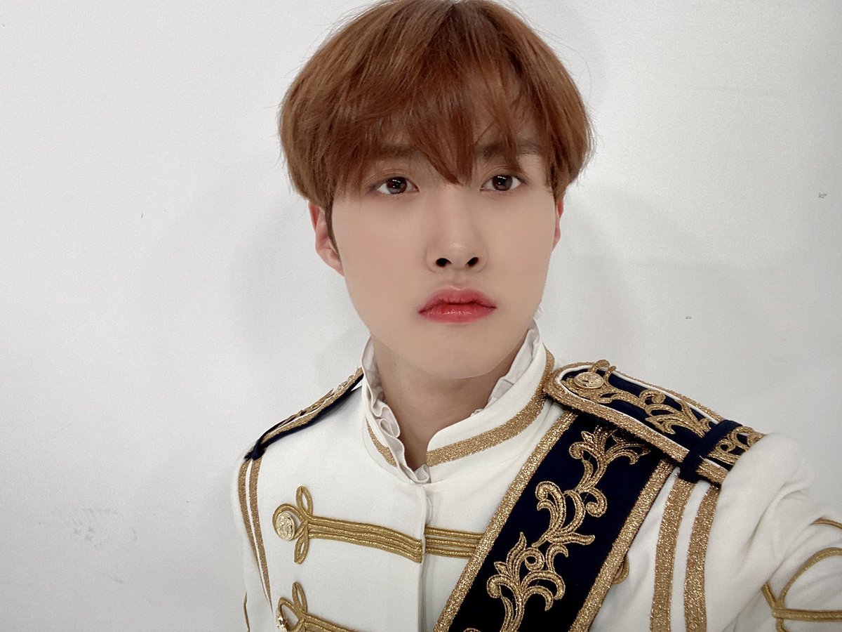 _universestudio's tweet photo. 유니들의사랑스러운다섯째여원이생일
#유니의_여원앤온리데이
세상에서가장행복한하루가되길 https://t.co/KlwwQeXnPV