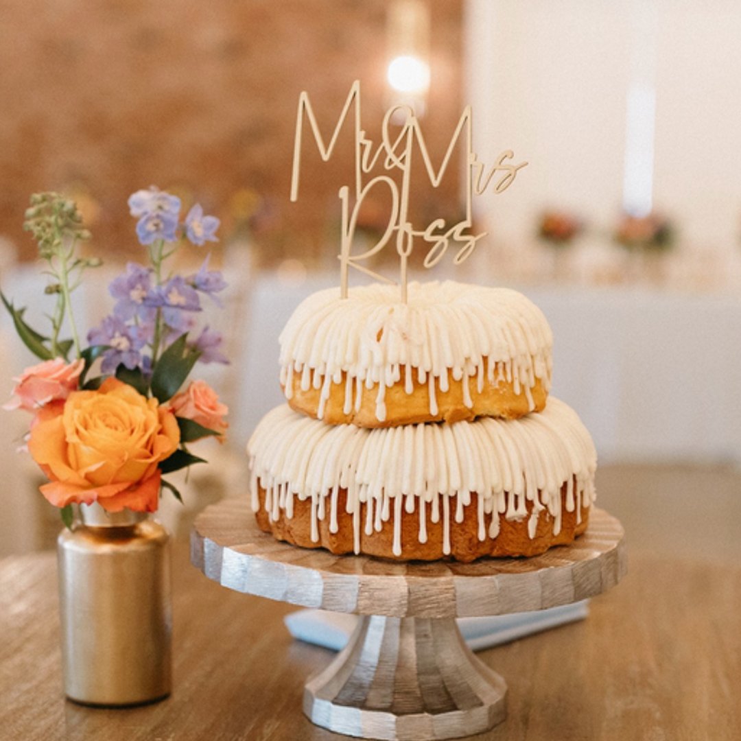 How delicious does this wedding cake from Nothing Bundt Cakes look? ✨

Check out their website to learn more about having them cater to your special day, applebrides.com/nothing-bundt-…! 😍

#AppleBrides #NothingBundtCakes #Weddingcake