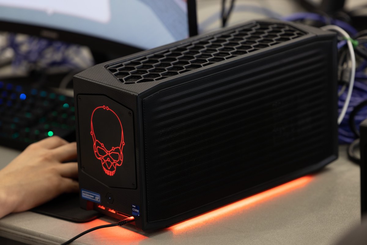 IntelGaming's tweet photo. All systems are a go at the @PAX PC Freeplay!
Powered by... You guessed it: The #IntelNUC! β‘οΈ#IntelatPAX #PAXEast https://t.co/wI0HKfTxRo
