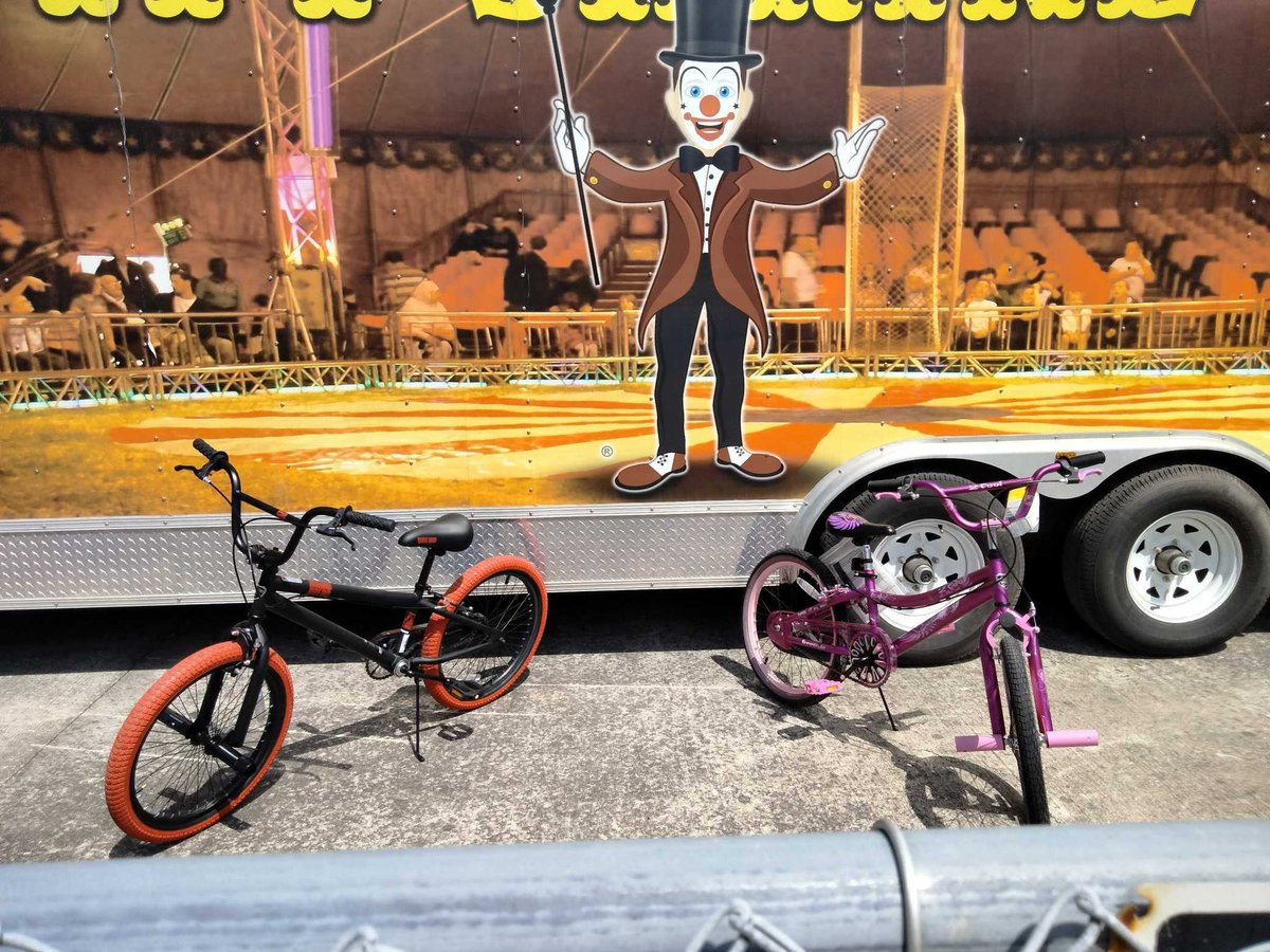EgyptCircus's tweet photo. 🚲 🎪 Dapper Dan says a little boy's and little girl’s bike is given away at each Circus over the Easter Weekend!  Be sure to join us April 6th-9th 2023!

🎟️ Find out more and get tickets at https://t.co/J1lWaXerC8.

#shrinecircus #shriners #circus #tampa #tampabay #florida https://t.co/L42Nr1tGqS