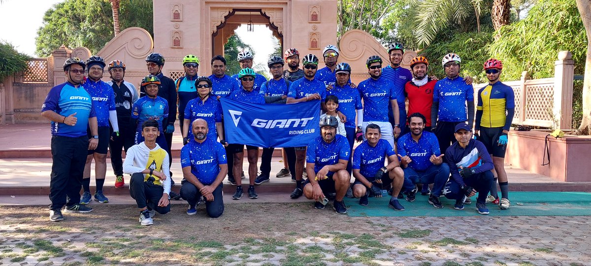 RajdeepInnHotel's tweet photo. GRC 2023 group ride at Koteshwar Mahadev Temple

#SimbalianCyclingCommunity
#GRC 
#Giant 
#cycling 
#fitness 
#healthylifestyle 
#inspiration 
#Motivation 
#SaveSoil 
#savewater 
#BeatYesterday 
#FreedomFromFuel https://t.co/YOjr1QLetT