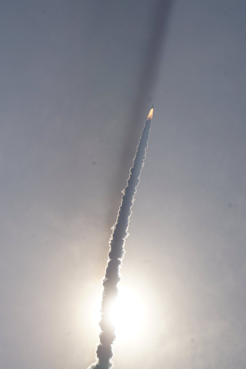 ChenrySpace's tweet photo. Here are some of my favorite photos I took from the #OneWebLaunch18 mission, plus a small thread of things I learned about GSLV Mk3 and OneWeb. (1/5) https://t.co/G0IImSUHbq