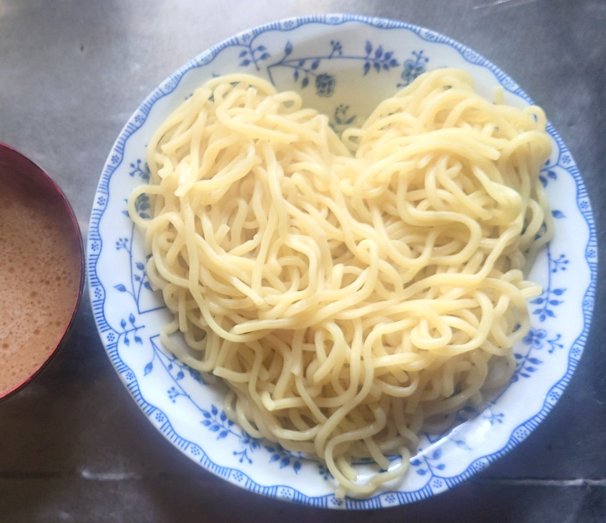 SEXY_GEORGE_'s tweet photo. 悪天候により痛み5割増😭
人間活動停止中🤢
つけ麺のハートマーク❤もイマイチ
眠れたとしたら目が覚めないでそのままと思うぐらい具合いが悪い😵‍💫
#哀愁伝わりますか #後遺症 #後遺障害 #つけ麺 #つけ麺の達人 #豚骨醤油 #ハートマーク #Heartsymbol #天気痛 https://t.co/dT8Ok7hxSn