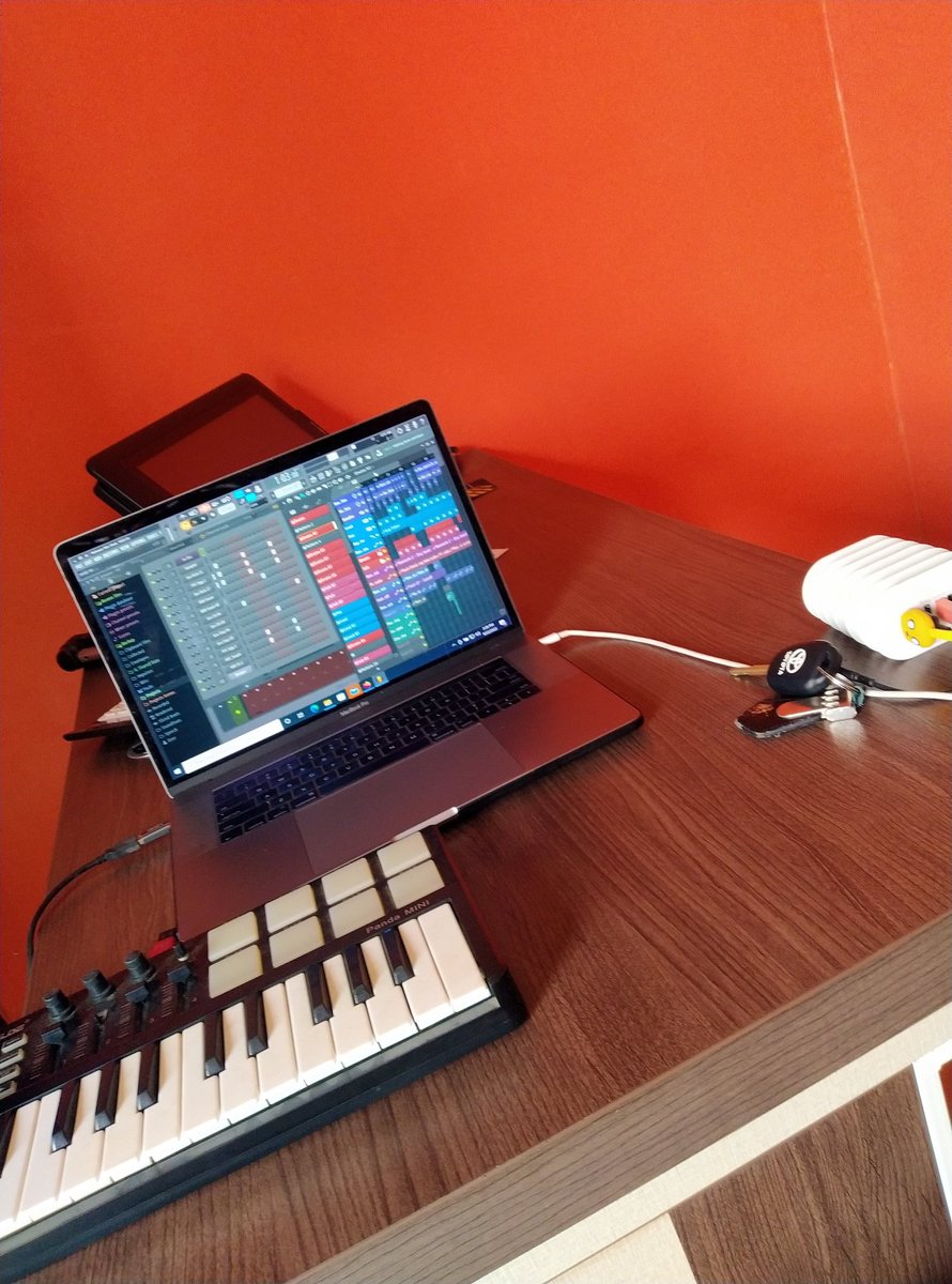 FlycityStudios's tweet image. Let's get it!!! Work Extraordinaire ! #flcyitystudios #flynet