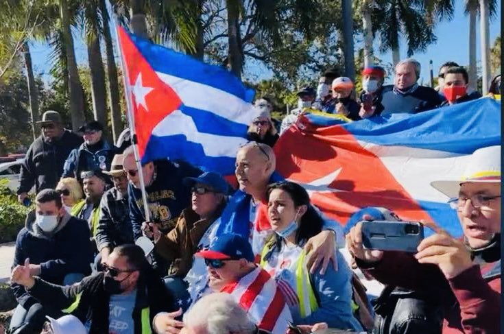 Presidente Biden, saque a Cuba de la espuria lista de países terroristas. Levante las crueles sanciones que castigan y matan a la familia cubana. Levante el bloqueo que asfixia al pueblo de Cuba. #PuentesSiBloqueoNo #unblockCuba #MejorSinBloqueo #LetCubaLive <a href="/POTUS/">President Donald J. Trump</a> <a href="/SecBlinken/">Secretary Antony Blinken</a>