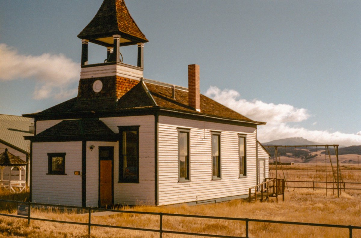 thedancam14's tweet photo. a different pace.

Colorado mountain towns on 35mm https://t.co/qmOKvfwmiY