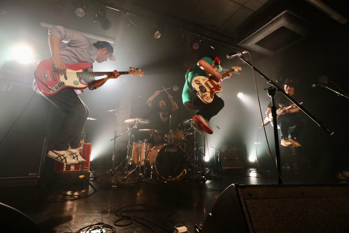 Don_Atsumarino's tweet photo. こんな幸せな50代のスタートはないよ。
LOVE U ALL!!!
#TAPEMEWONDER
#GQ06
#pygmywithbitterends
#WhotheBitch
#TheJFK
#上上ブラザーズ
#thebeds
#papasmilk
#mushs
#GentaroToako
#南波政人
#50祭り
#pirukuru
#ハンサム判治
#MellowMonkConnection
#andU https://t.co/XtDL9F3ivC