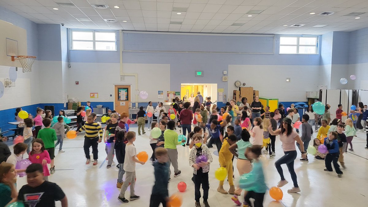 MWSTigers221's tweet photo. Friday was a day of celebration ๐ Dance Party for our PK -3 and our first ever Game Room for grades 4-8 ๐ฎ #ABCs #Attendance94% #Behavior #ClassPerformance #CitySchools #MWStigers https://t.co/AU3lJSLejr