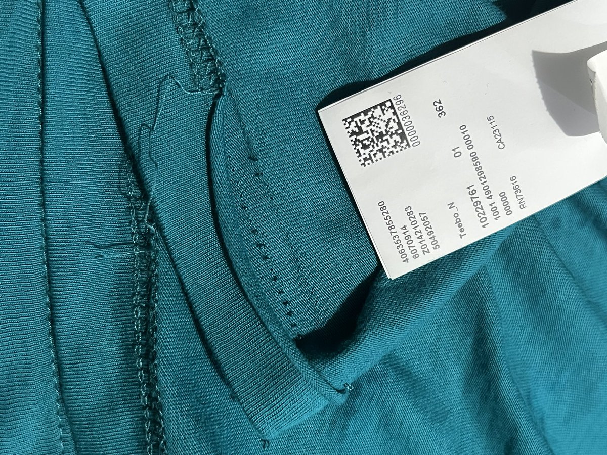 edwhien's tweet photo. @HUGOBOSS  your t shirt was worst than $3 shirt   2 times wear only  and all the stitch come out  it does not worth the price   Should buy fred perry instead   Bigger name does not guarantee the quality https://t.co/cK0p3mrYTP
