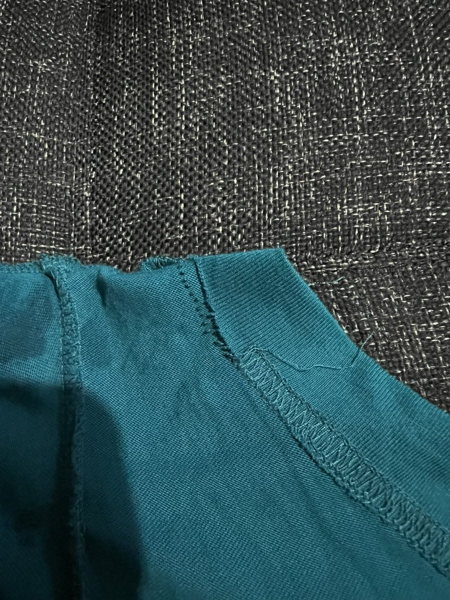 edwhien's tweet photo. @HUGOBOSS  your t shirt was worst than $3 shirt   2 times wear only  and all the stitch come out  it does not worth the price   Should buy fred perry instead   Bigger name does not guarantee the quality https://t.co/cK0p3mrYTP