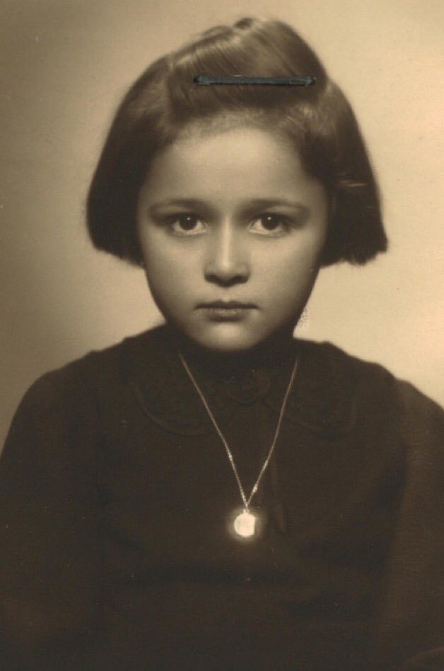 AuschwitzMuseum tweet picture