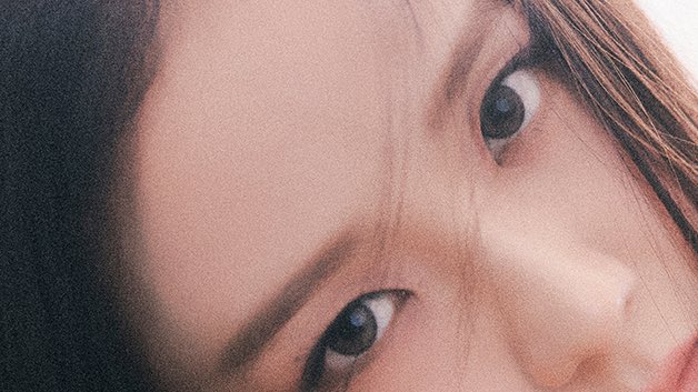 jisoogaIIery's tweet photo. details for flower by jisoo https://t.co/P3lfkLtB3L