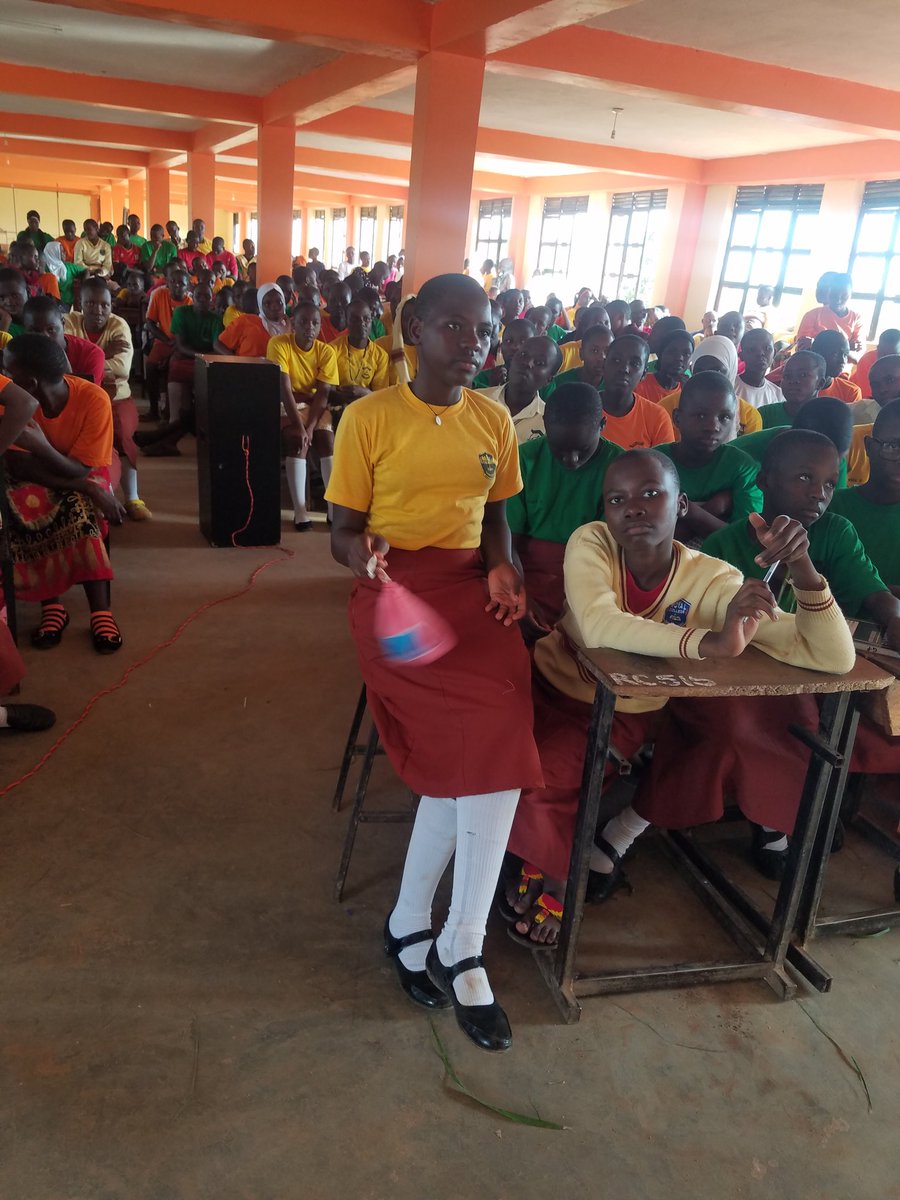 s_baliliya's tweet photo. Follow our menstrual hygiene story where we support young girls  to stay in school by providing  affordable sanitary  pads and accurate timely,age appropriate information about menstrual cycle and changes experienced throughout the life course.@BLI-Global.@YALINetwork @YALIRLCEA https://t.co/0h51pLXxS8