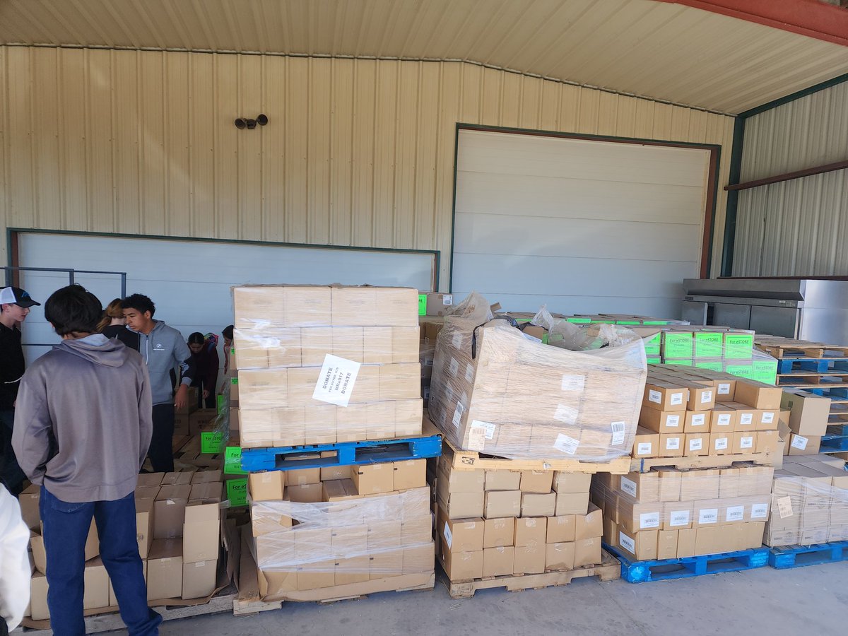 Thank you so much, Odessa Humane Society, for letting us come and help! I'm not sure who enjoyed it more, the animals or the kids! Giving back to the community is just one aspect of AVID. <a href="/OCA_AVID/">Odessa Collegiate Academy AVID</a> <a href="/ECISD_AVID4ALL/">𝔼ℂ𝕀𝕊𝔻_𝔸𝕍𝕀𝔻𝟜𝔸𝕃𝕃</a> #turnerdoesavid