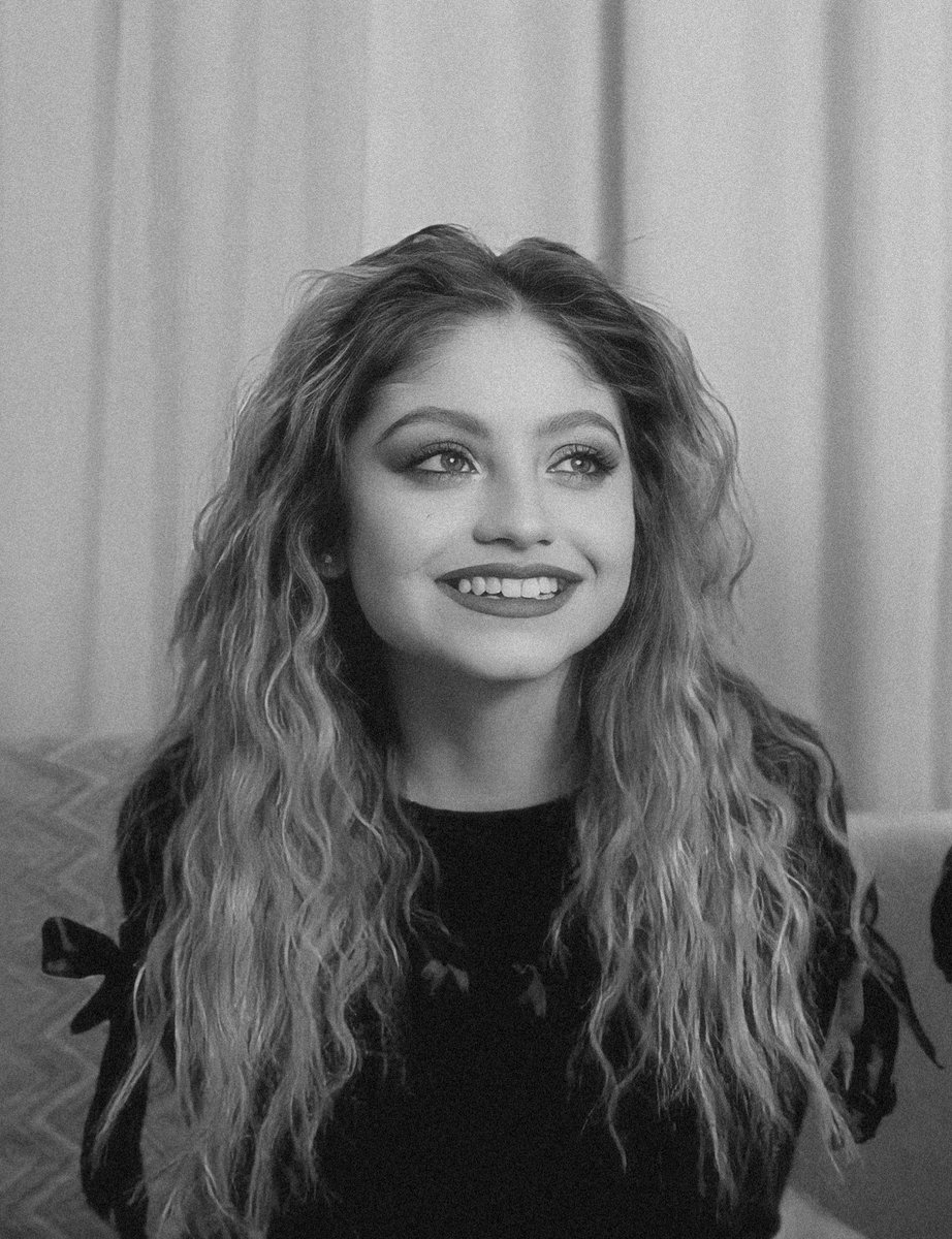 karolslcving's tweet photo. ─ @karolsevilla ❤‍🩹 
te amo mucho! https://t.co/KES3xjlZyt