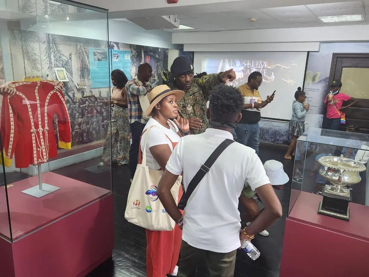 JDFSoldier's tweet image. The tours were given by SSgt CLARKE, C and SSgt HARISSON, B introducing patrons to military history and the history of the Newcastle Hill Station.

#EducateEmpowerEvolve 
#MilitaryHistory #JMML
#MilitaryMuseum