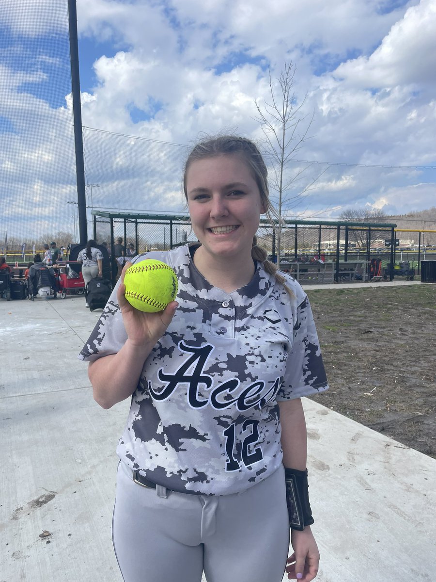 Brailyn_jo's tweet photo. 2 run homerun to put my team a head by 1 💣 #trustAprocess @acesKC07 https://t.co/DDhj2Q7pxi