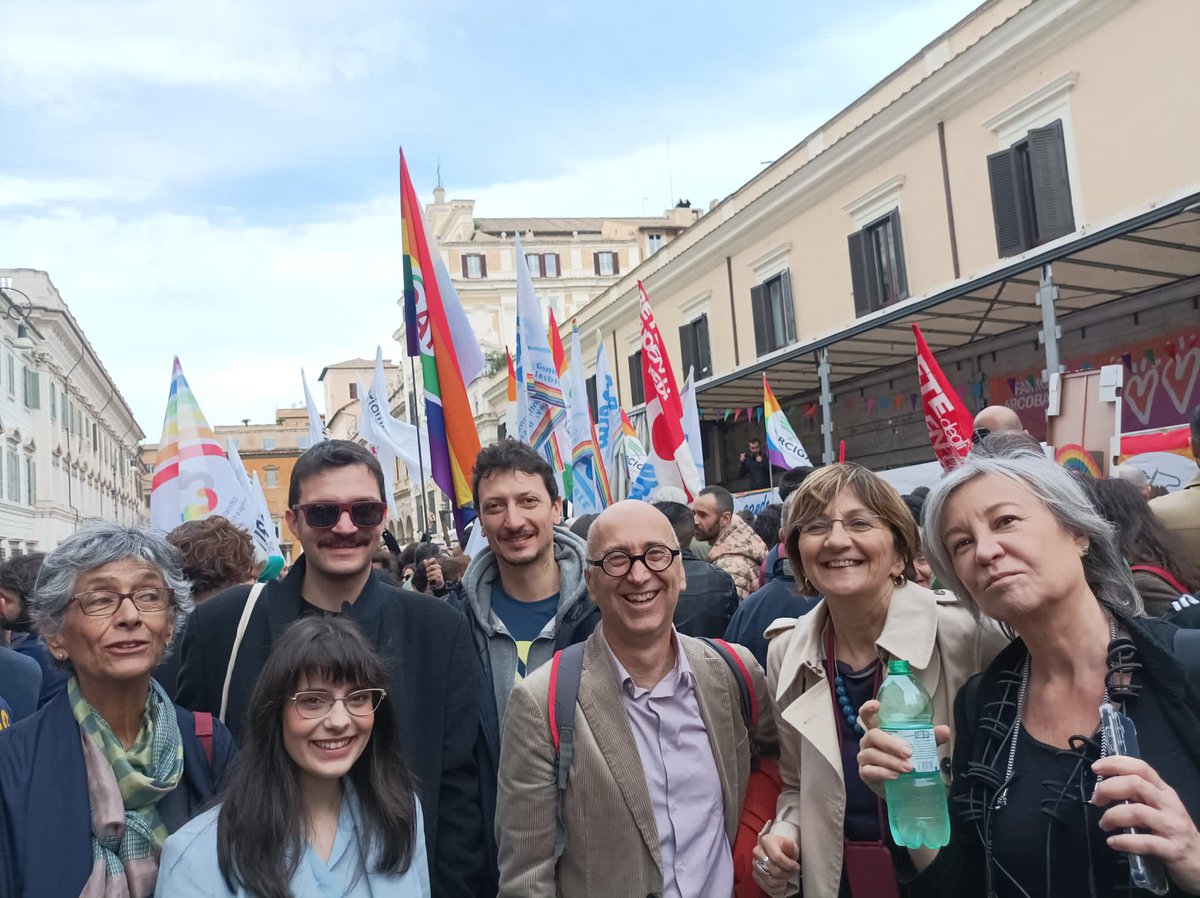 Roma democratica e inclusiva con le famiglie arcobaleno, per i diritti di tutte le bambine e i bambini  #famigliearcobaleno