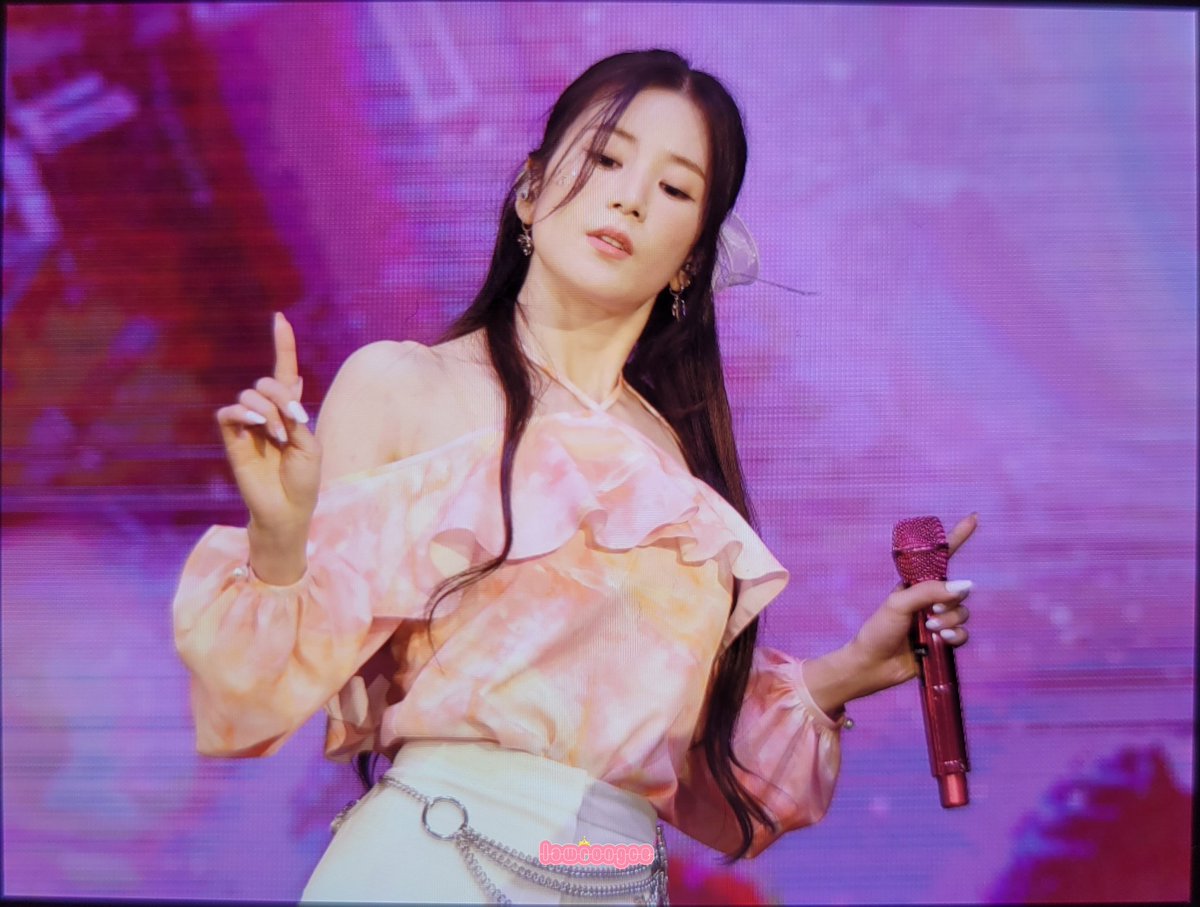 lawrongce's tweet photo. 230326 PINK DRIVE #초롱

오늘 도 예뻐❤️

#Apink #에이핑크 #Chorong #박초롱 https://t.co/bs9gq0cJwA