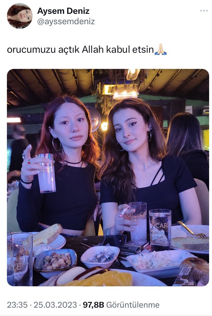 TravisWeird's tweet photo. Nasıl bir barbarlıkla mücadele etmemiz gerektiğini görün. Korkunç https://t.co/gCpf03REJu