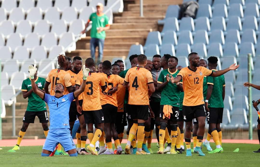 bbkigalifm's tweet photo. #AFCON2023Qualifiers
🇱🇸Lesotho0⃣➖2⃣Zambia🇿🇲
⚽Patson Daka 14',69'
1.Zambia 9pts
2.Ivory Coast 7pts(-1 match)
3.Comoros 3pts(-1 match)
4.Lesotho 1pt
#LESZAM
#SimplySports https://t.co/1YCCRiLzrh