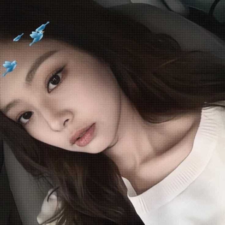 arella tweet media