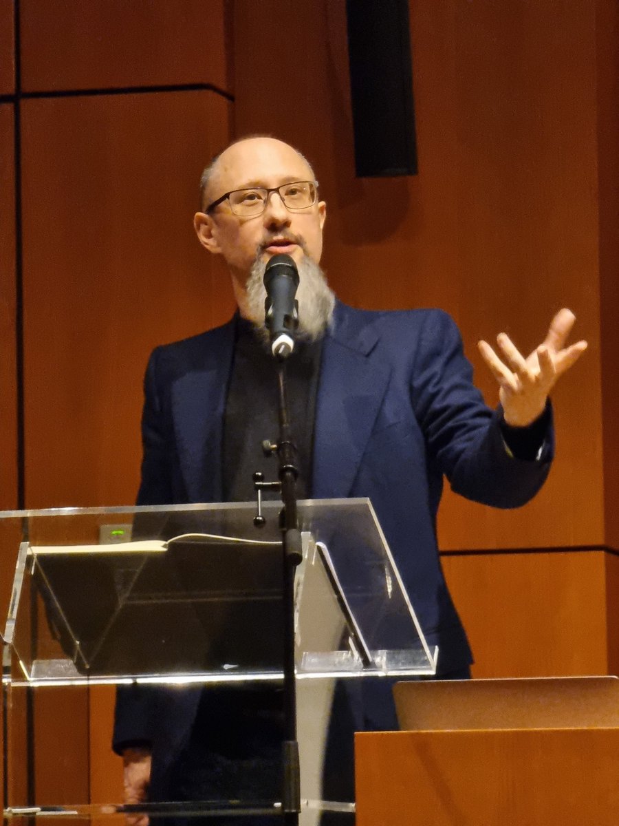 populismPSA's tweet photo. The keynotes of the conference were @dr_eklundh and @ProfAFinlayson, who gave provocative and inspiring presentations. Emmy argued that left-wing populism in Europe ends up reaffirming colonial dynamics. Alan discussed reactionary rhetoric on digital social media! #DTWF2 https://t.co/TbZ3Lbjiyj
