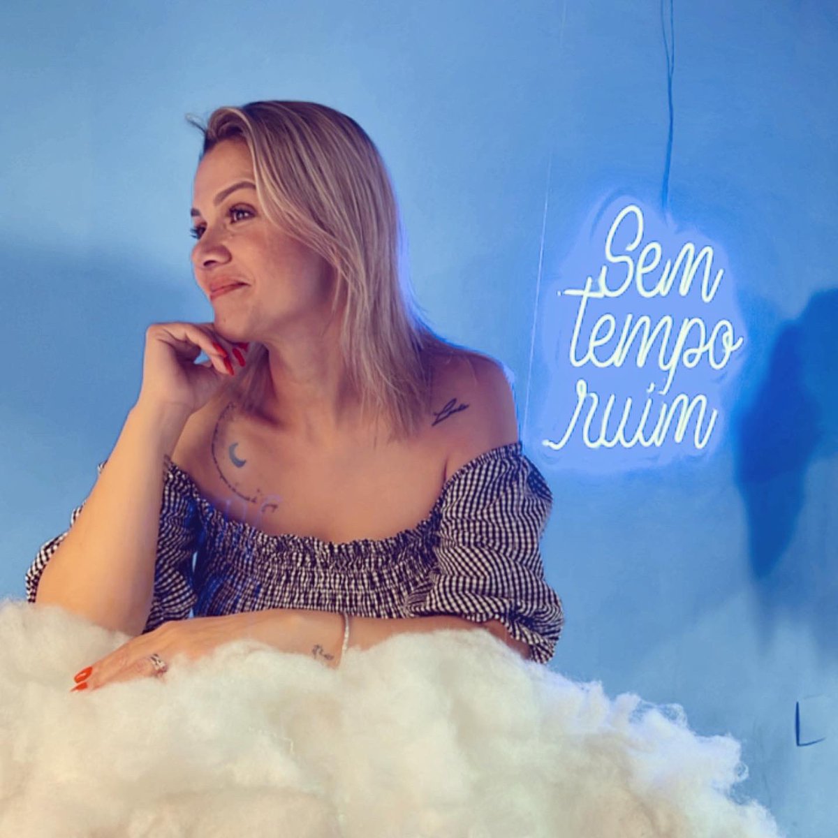 webflavia's tweet image. Loja instagramável atrai mais clientes, aumenta a visibilidade da marca e das vendas. 

Pensa comigo: se um cliente tira foto e posta nas redes sociais, a chance dele influenciar alguém a visitar a loja é grande — e nem precisa de muitos seguidores.