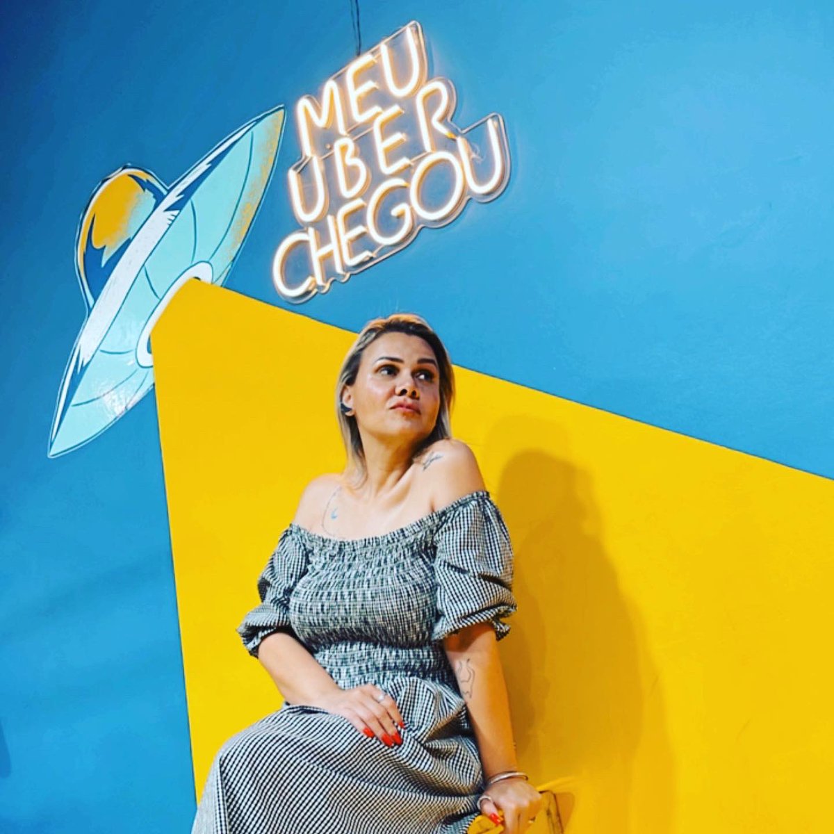 webflavia's tweet image. Loja instagramável atrai mais clientes, aumenta a visibilidade da marca e das vendas. 

Pensa comigo: se um cliente tira foto e posta nas redes sociais, a chance dele influenciar alguém a visitar a loja é grande — e nem precisa de muitos seguidores.