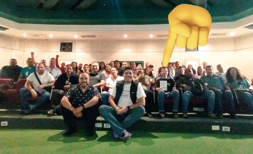 JoeProCryptoSt1's tweet photo. 👀
Ahí en una de #BitDeSemana intensivo con la #CryptoCommunity de #ValenciaCarabobo gracias a la labor siempre educativa y facilitadora de los Cracks del equipo @CCSBlockchainWk
#Bitcoin
📍#SambilValencia
🙂🤜🏼🤛🏼 https://t.co/ahaaj1rf7U