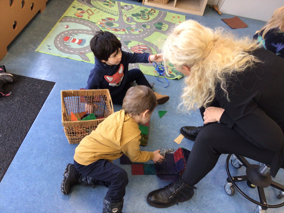 Wij spreken Nederlands! In #JSVFoundation1 we love to learn Dutch through play, stories and songs 🇳🇱 #BSNMFL #BSNLanguages