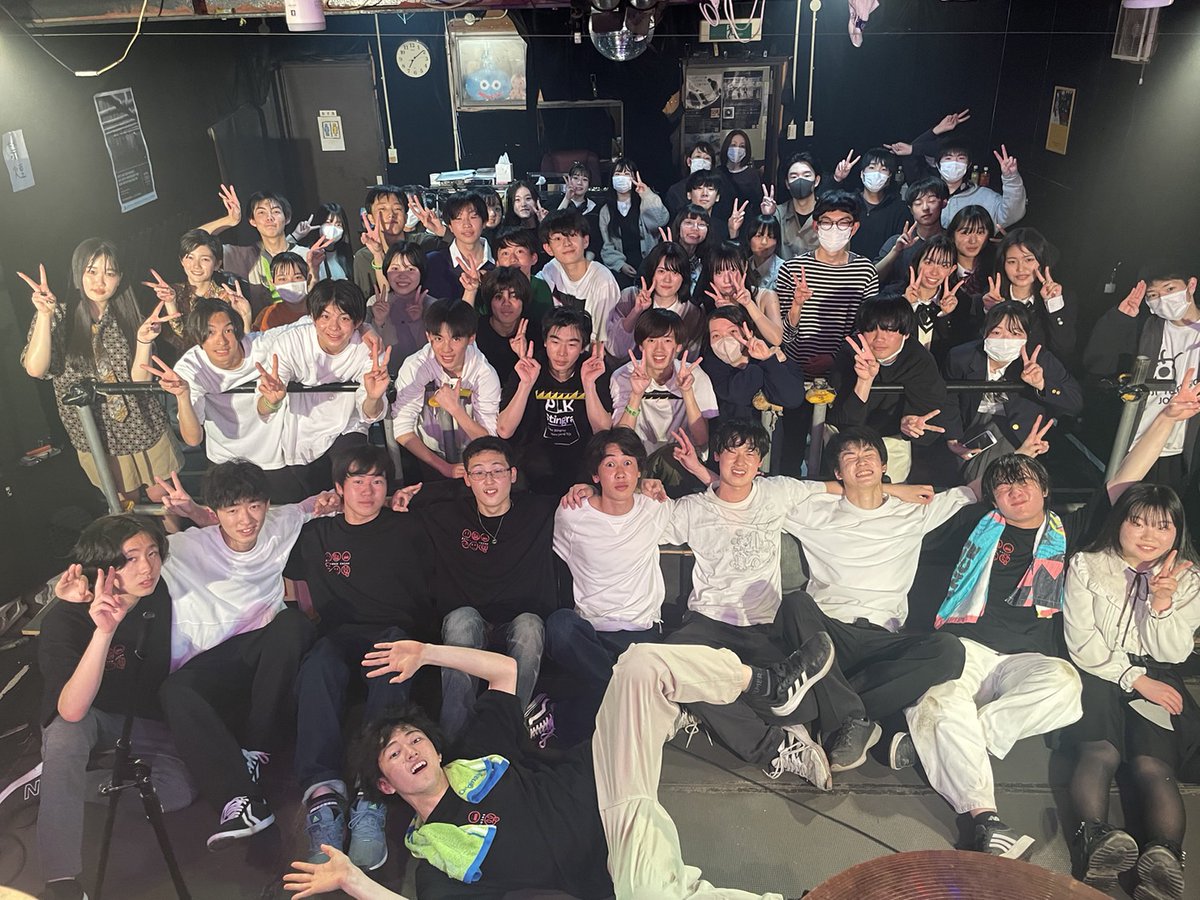 qcrp17's tweet photo. 最高に盛り上がってて楽しかった！
またもう一度絶対会おう！！ https://t.co/wUq3kc0Yhp